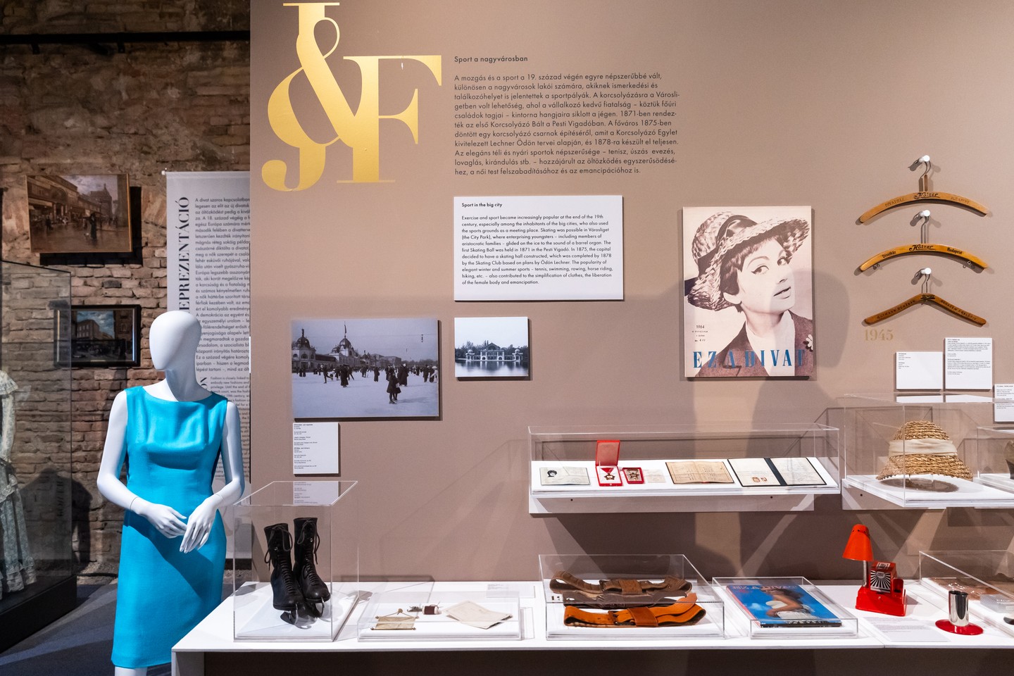 A Divat és város kiállítás