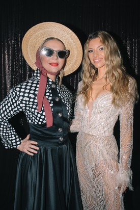 Eszenyi Enikő és Nagy Réka a Richard demeter divatbemutató backstagében