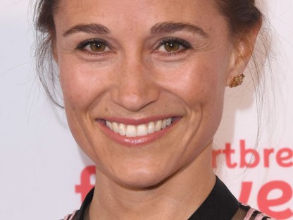 Csodaszép: Pippa Middleton szülése után először a vörös szőnyegen