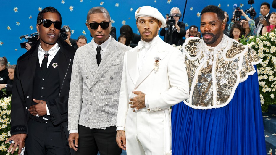 Mint mindig, a Met-gála vendéglistája tele volt idén is a zene, a sport, és a film világának neves személyiségeivel, akiket a szakma legnagyobb tervezői öltöztettek