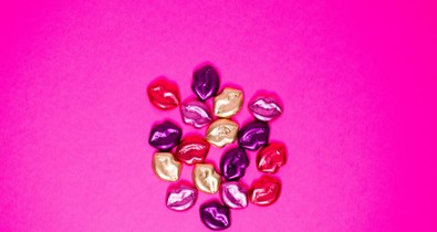 Tényleg egészségesebbé tesz a csókolózás?