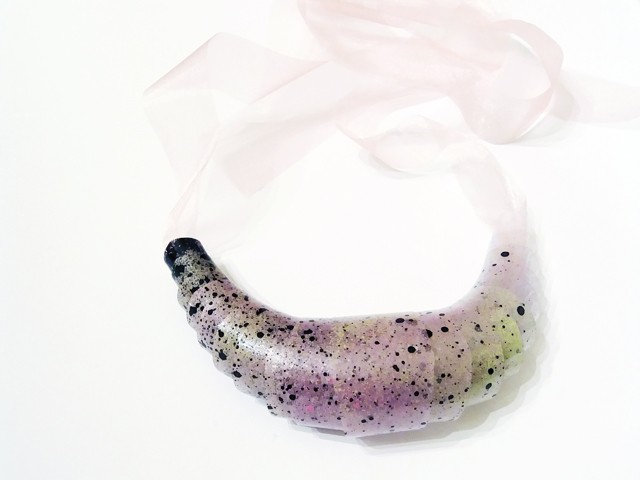 Műanyag és fém a Tillu design ékszereiben - viseld te is Kalmár Eszter alkotásait!