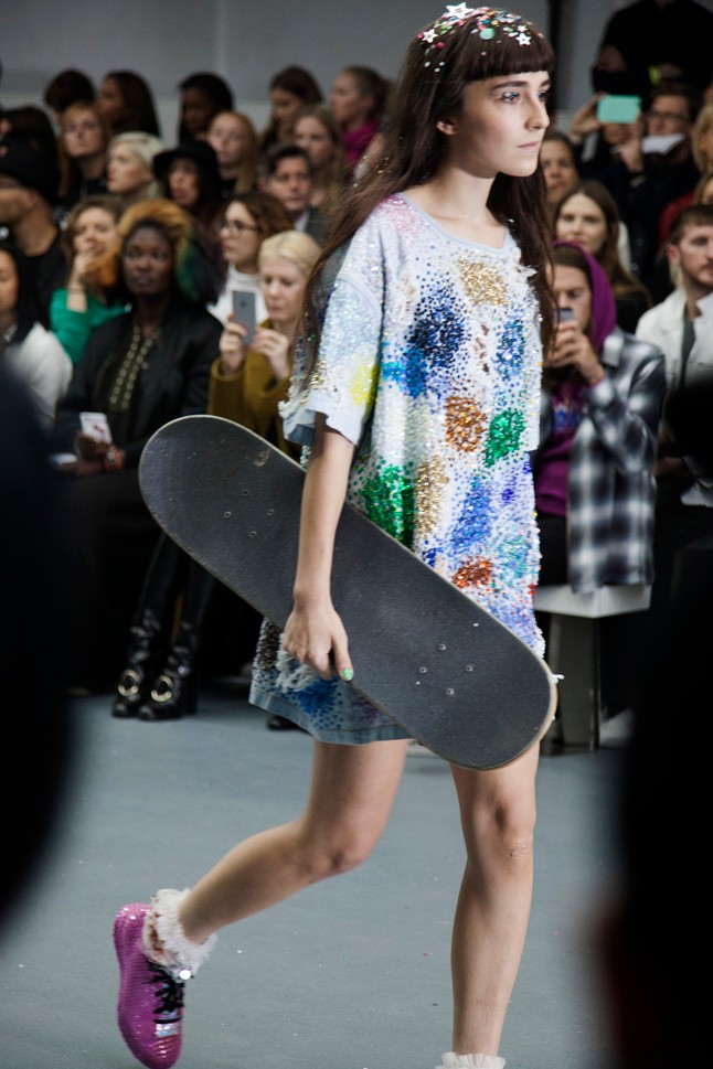 Méltó lezárása a londoni divathétnek az Ashish show