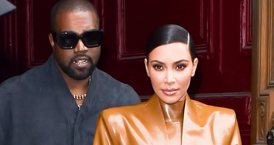 Pornósztárnak öltözve vitték játszani a gyerekeket a Kardashian-anyukák