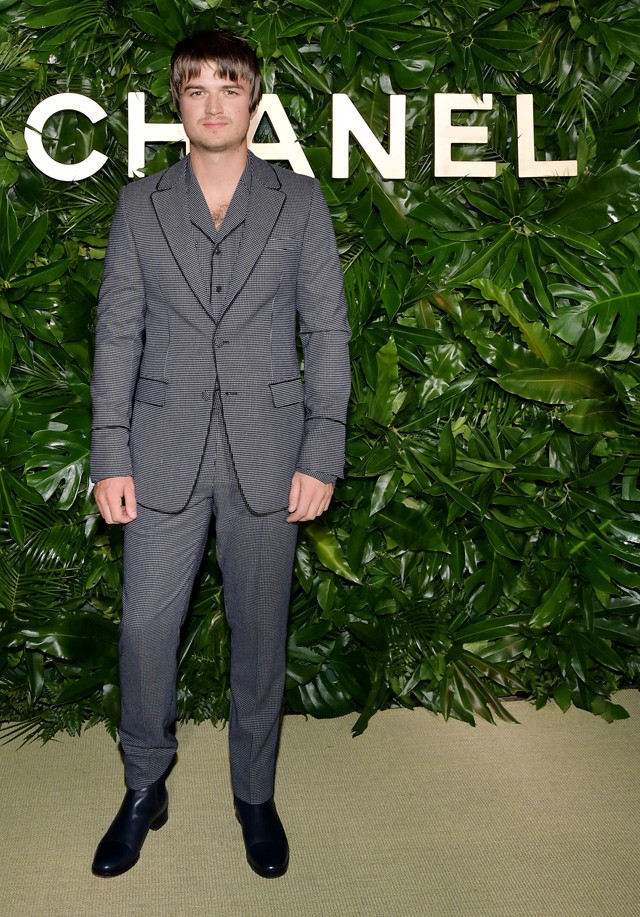 Kérünk 1 perc néma csöndet a Stranger Things sztárjának új bilifrizurája miatt