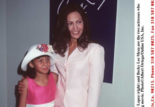 Copfos kislány vastag frufruval: rá sem ismersz Jennifer Lopez fotóira