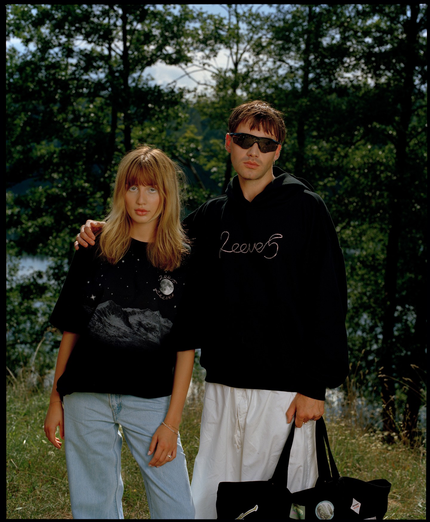 A 2005xLeeves kollaboráció darabjai könnyedén viselhető, uniszex darabok, amiket imádni fogtok