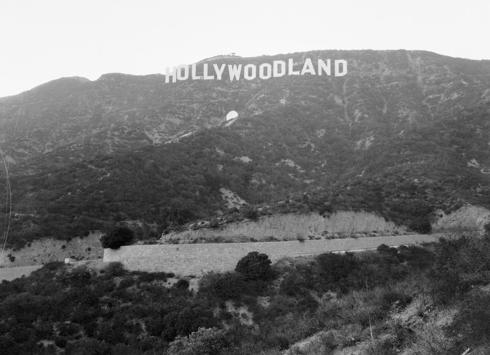 A Hollywood felirat régen Hollywoodland névre hallgatott