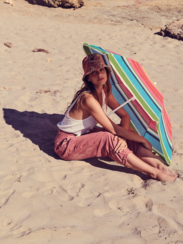 12 dolog, amit muszáj elvinned magaddal nyaralásra, hogy te legyél a legtrendibb