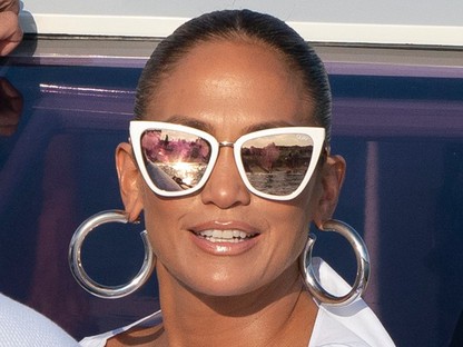 Sírva fakadunk Jennifer Lopez tökéletesen kockás hasától