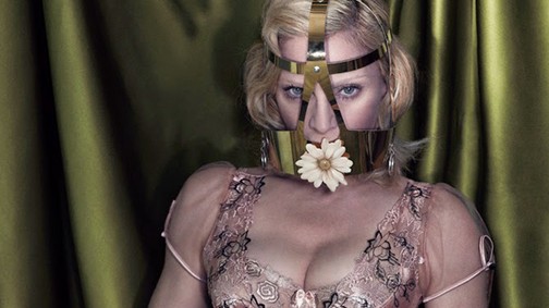 Madonna: Van TOPLESS fotó legújabb sorozatban