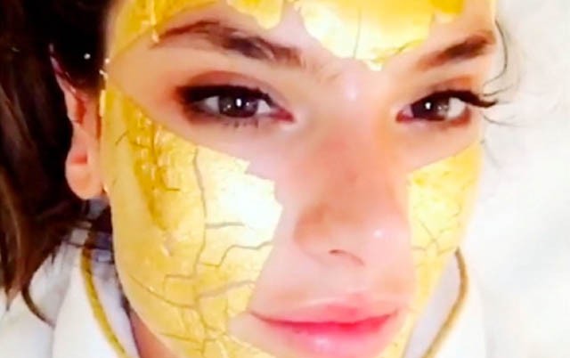 victoria´s secret, show, kifutón, aranymaszk, arany kezdés, arcmaszk