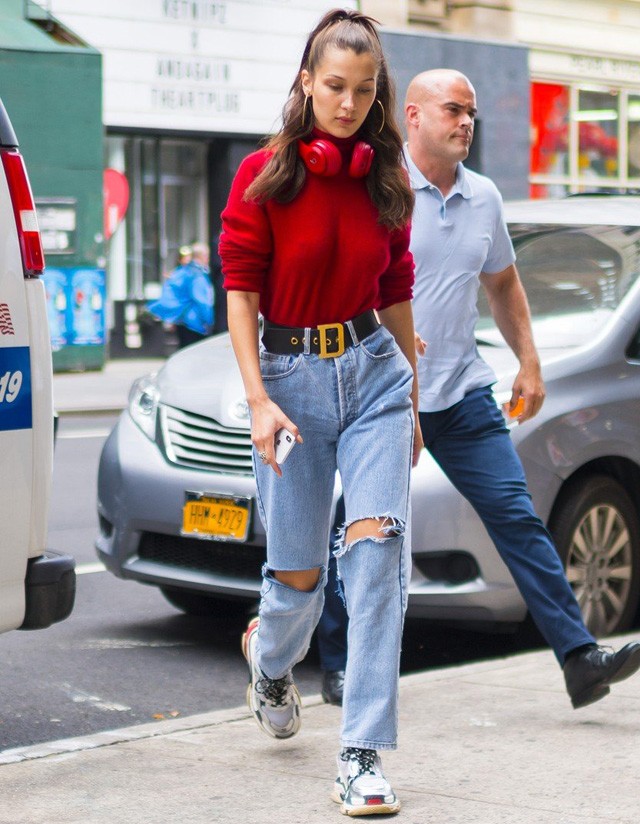 Bella Hadid utcai szerelése