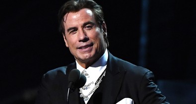 Jesszus! John Travolta tényleg komolyan gondlja ezt a kopaszságot