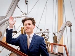 Dobj el mindent: lélegzetelállító fotón a jövőbeli uralkodók