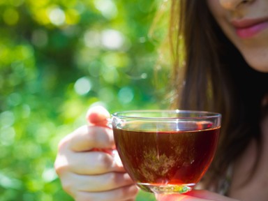 Tökéletes puffadás ellen és még a gyulladást is csökkenti: ez a tea csodákra képes, a te otthonodban is ott a helye