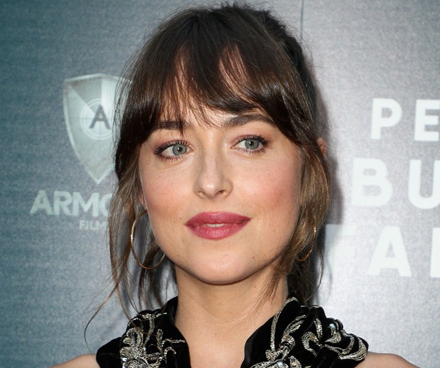 Dakota Johnson extramini ruhájától eldobod az agyad