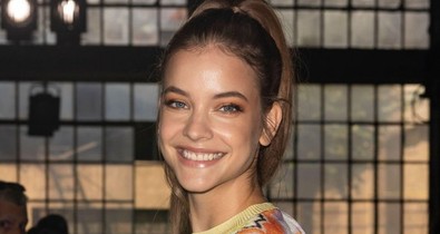 Palvin Barbara dögös feketében az Armani üzletnyitóján Beverly Hills-ben