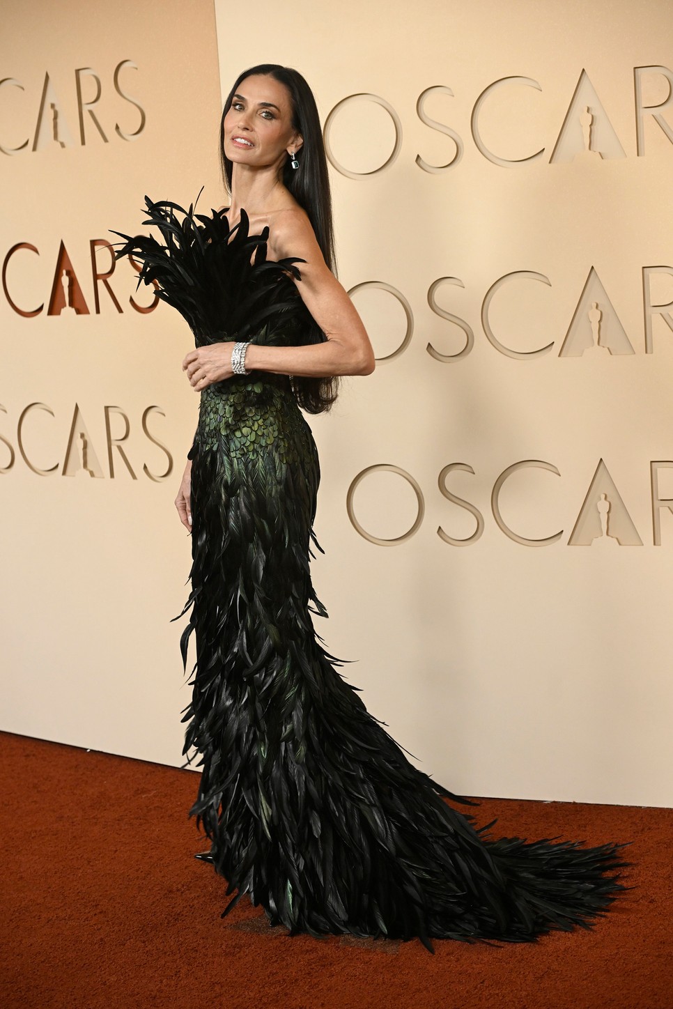 Demi Moore a 2026-os Oscar-gála vörös szőnyegén