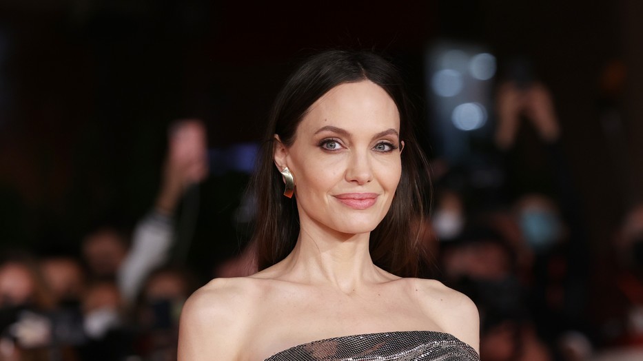 Angelina Jolie stílusosan merész, és imádjuk érte