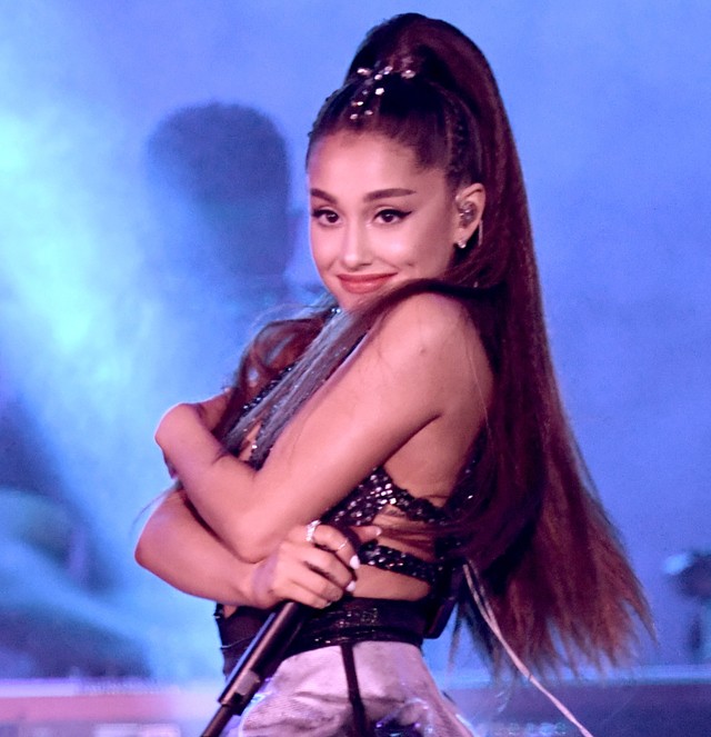 Végre kiderült, ki Ariana Grande új pasija