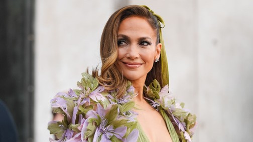 Jennifer Lopez meztelenruhája minden képzeletet felülmúl, csak rá lehetett figyelni a vörös szőnyegen