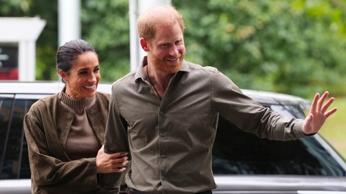 Meghan Markle és Harry herceg forró csókjába te is belepirulsz, intim pillanatban fotózták a párt