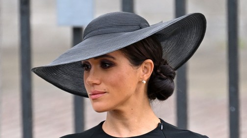 Végre kiderült: Ezért nem látta szívesen Meghan Markle-t a királyi család Erzsébet királynő halálakor
