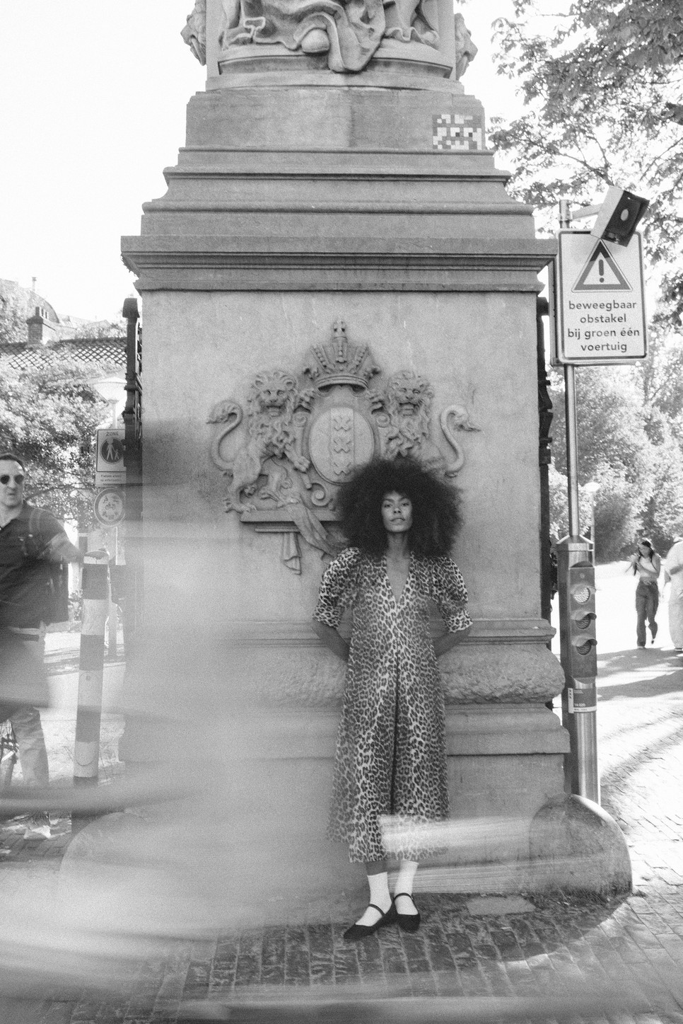 A báj is megbújik az amszterdami nők stílusában Ruha GANNI ganni.com Zokni CALZEDONIA 1295 Ft Cipő KAZAR eu.kazar.com