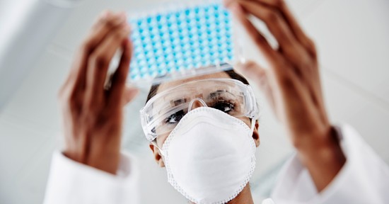 Íme két női példakép, akiket érdemes követni a tudományos pálya iránt érdeklődő fiatal lányoknak