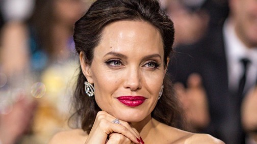 Felismernéd? Angelina Jolie szőke lett