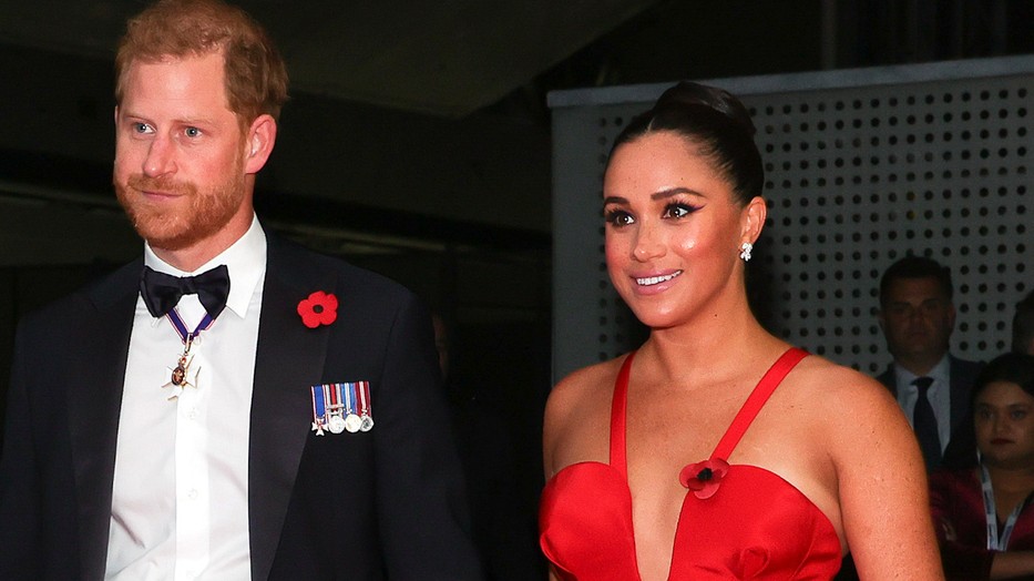 Meghan Markle paprikapiros lookja az ősz sztárja lesz