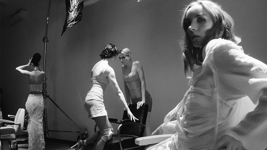 Daemon Concept művészeti installáció a Not Allowed divateseményen