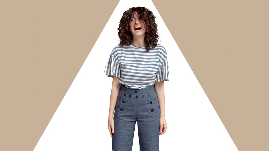 Felső és nadrág WEEKEND MAX MARA | Fülbevaló COS | Gyűrűk EVA REMENYI