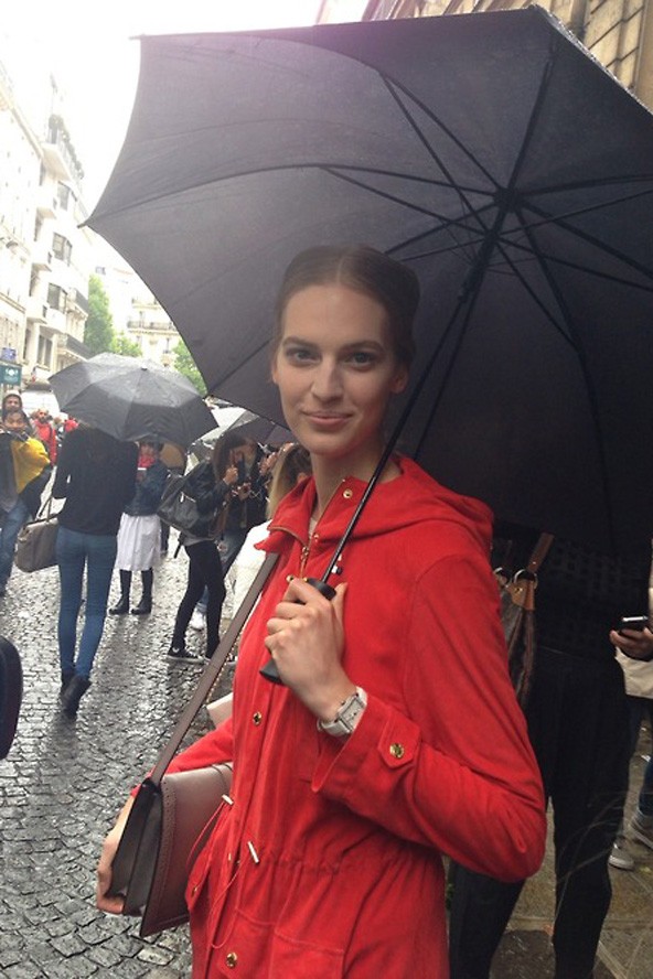 Axente Vanessa a Valentino bemutató után Párizsban