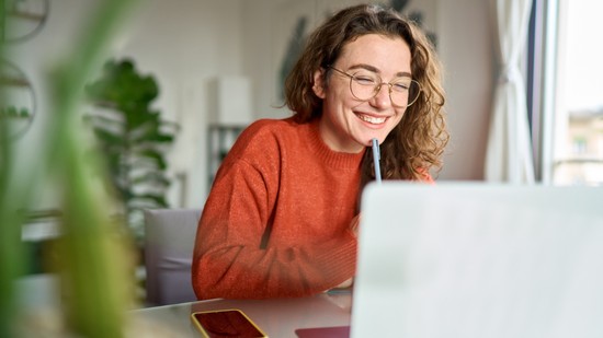 Gólya vagy gója? Töltsd ki ezt a helyesírást kvízt, hogy lásd, mennyire vagy profi