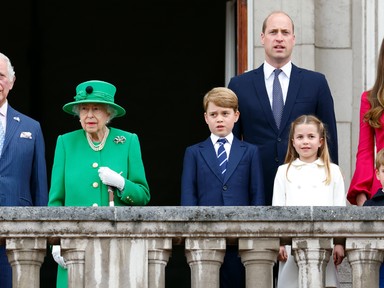 Ezt biztos nem szúrtad ki: Sarolta hercegnő így tisztelgett néhai dédnagyanyja, II. Erzsébet királynő előtt