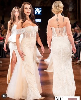 „Csodálatos és hihetetlen érzés volt, hogy bármerre léptem, a vakuk folyamatosan villogtak, a fotósok és újságírók minden mozdulatomat megörökítették. Hihetetlen volt, hogy én ott vagyok 47 évesen. Hálás vagyok az élmény minden pillanatáért” - írta Kriszta az Instagram-bejegyzésében. 