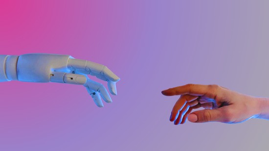 Ismered a telefonod titkos funkcióit? Helyetted jegyzetel, megvéd a csalóktól, pénzt spórol és segít fogyni