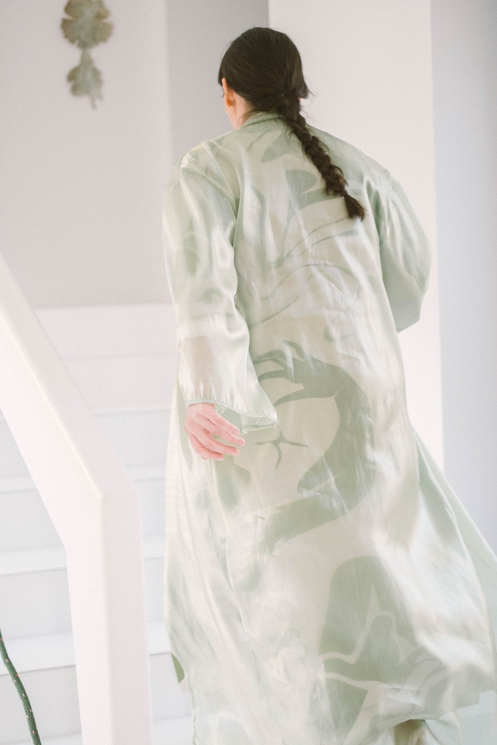 Herbert Anikó Mélymerülés című kiállítása mély reflekszió az ökológiai válság témájára.