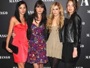 Új lányok a Mangonál!