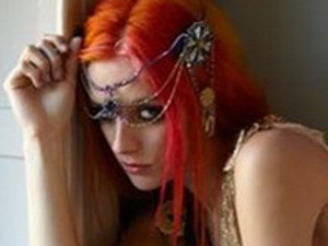 A grunge-özvegy saját kollekciója