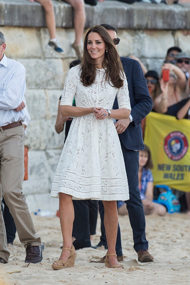 2014-ben Ausztráliában vette fel ezt a csipke Zimmermann ruhát