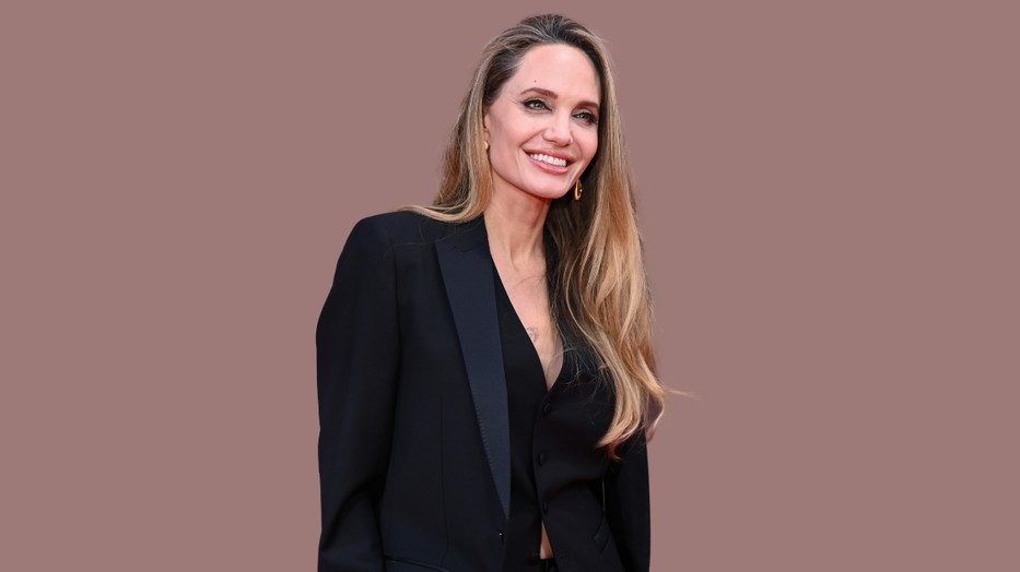 Angelina Jolie egyre csak ragyog