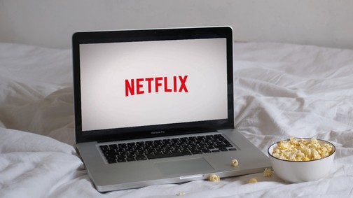 Hidegzuhany: Ettől a hónaptól már ennyit kell fizetned a Netflix előfizetésedért a megszokott ár helyett