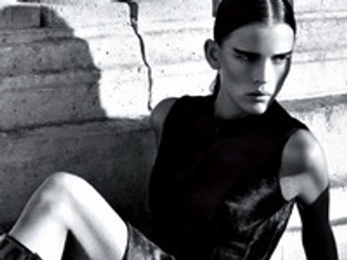 Fórizs Adina feketén-fehéren