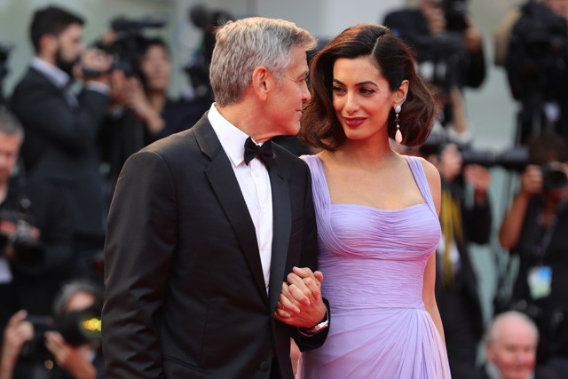 George Clooney elárulta az okát, hogy miért adtak normális nevet ikreiknek