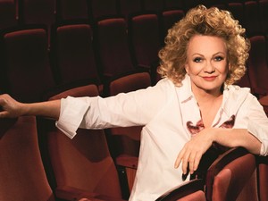 Básti Juli: Azért lettem színész, hogy a traumáim túléljem