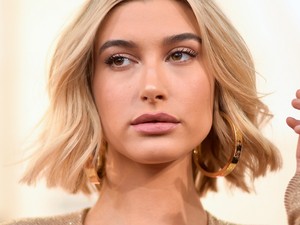 A rajongók szerint Taylor Swift inspirálta Hailey Bieber új tetoválását