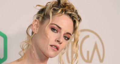 Kristen Stewart elbűvölő menyasszonyi ruhában a vörös szőnyegen!